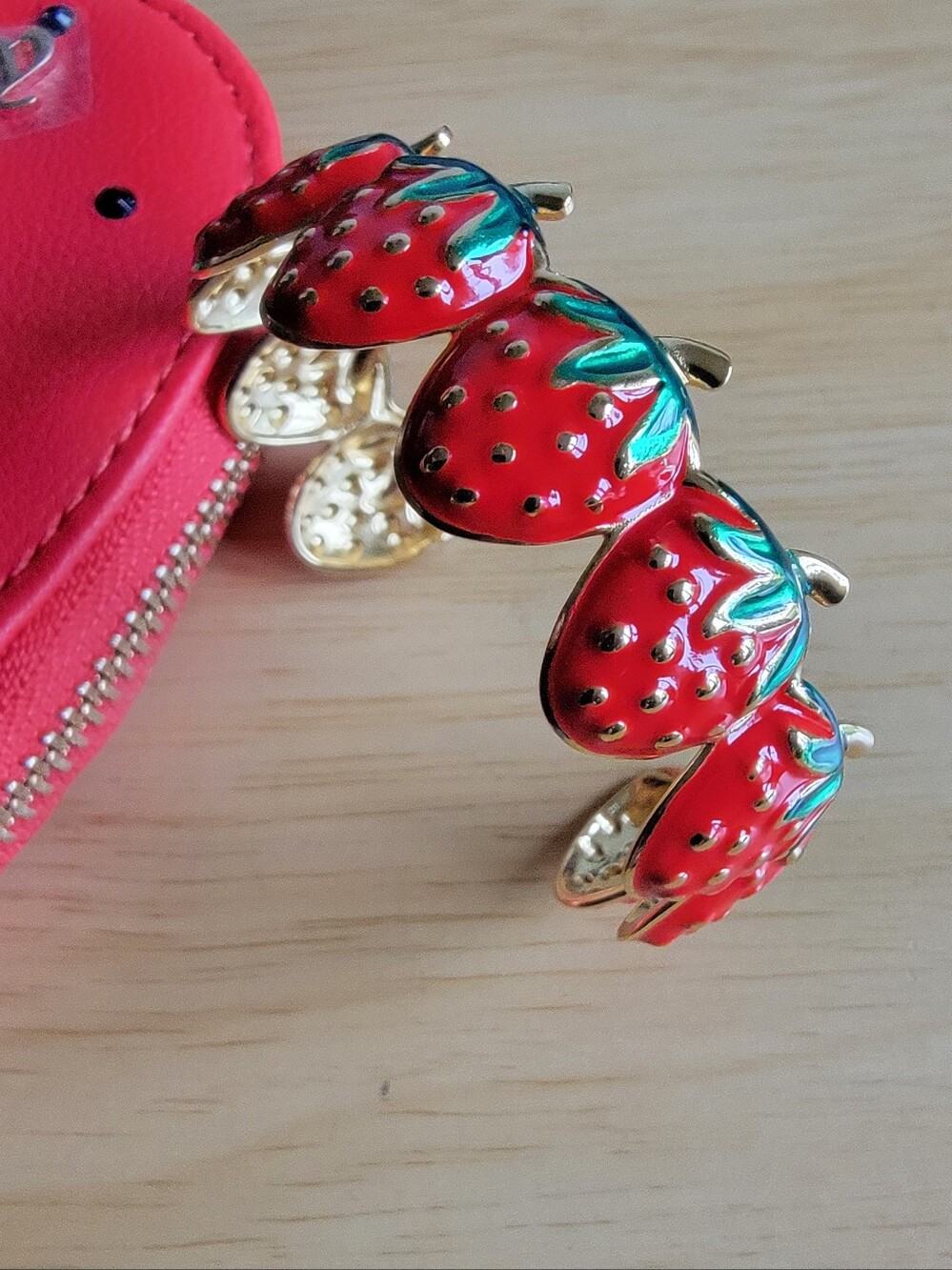 Juicy Couture Red Strawberry Coin Pouch & Strawberry Cuff Bracelet - Picture 2 of 8